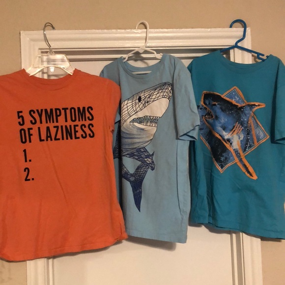 🦈 Children’s Place boys set of 3 Tee shirts 🦈